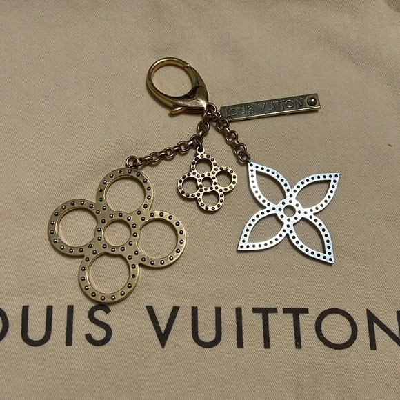 Louis Vuitton Bag Charm Gold Silver - Picture 4 of 16